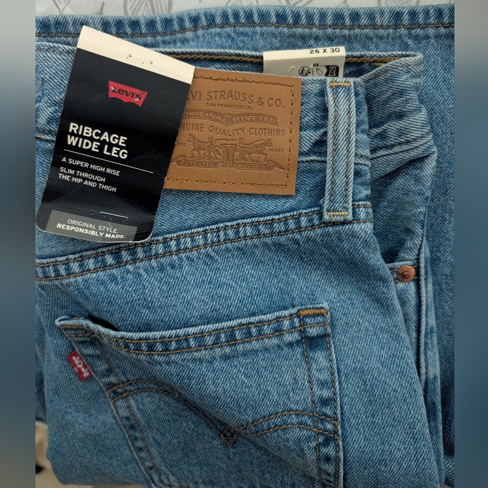 Levi's Women's Ribcage Wide Leg Jeans in Blue